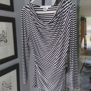 A Must Have! Max Studio flattering and sexy top